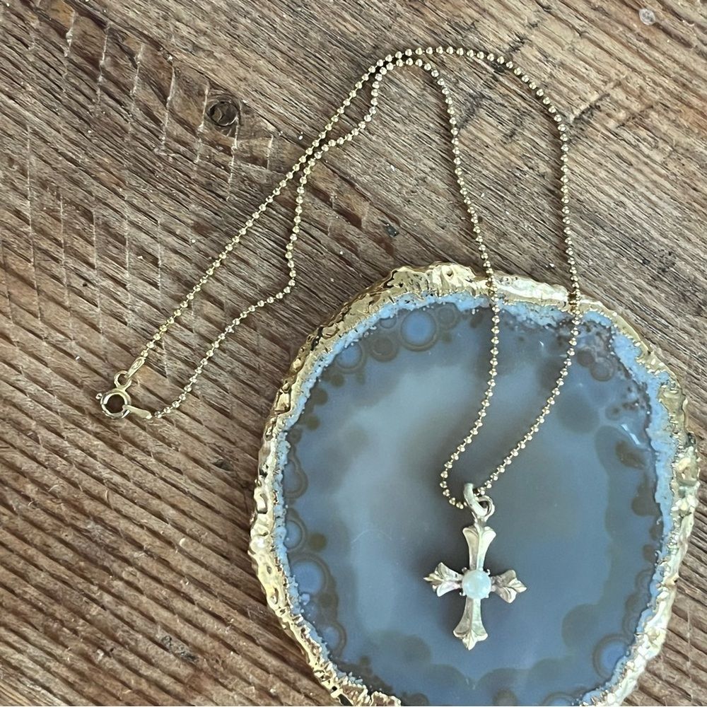 Drachenfels Design Handmade Gold Plated 925 Silver Cross Pendant Pearl Necklace